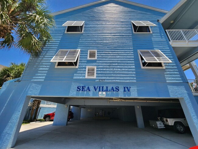 2205 Hill St in New Smyrna Beach, FL - Building Photo - Building Photo