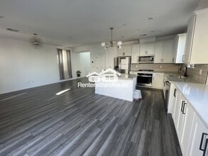 856 Benning St in Henderson, NV - Building Photo - Building Photo