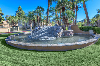 The Regent Palm Desert Apartment Homes in Palm Desert, CA - Foto de edificio - Building Photo