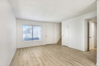 165 Wiseman Way in Upland, CA - Building Photo - Building Photo
