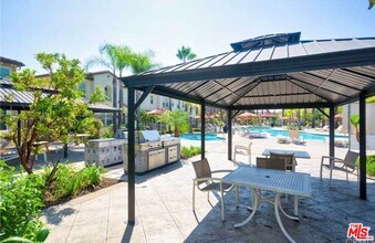 10533 Maple Ln in Santa Fe Springs, CA - Building Photo - Building Photo