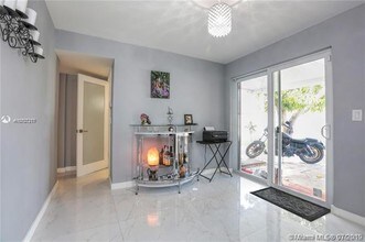 550 SW 69th Ave-Unit -0 in Miami, FL - Building Photo - Building Photo