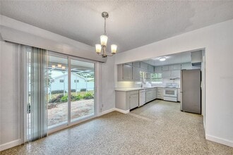 106 15th St in Belleair Beach, FL - Building Photo - Building Photo