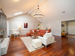 2110 Wychwood Dr in Austin, TX - Building Photo - Building Photo