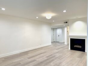 4648 Park Granada, Unit 170 in Calabasas, CA - Building Photo - Building Photo