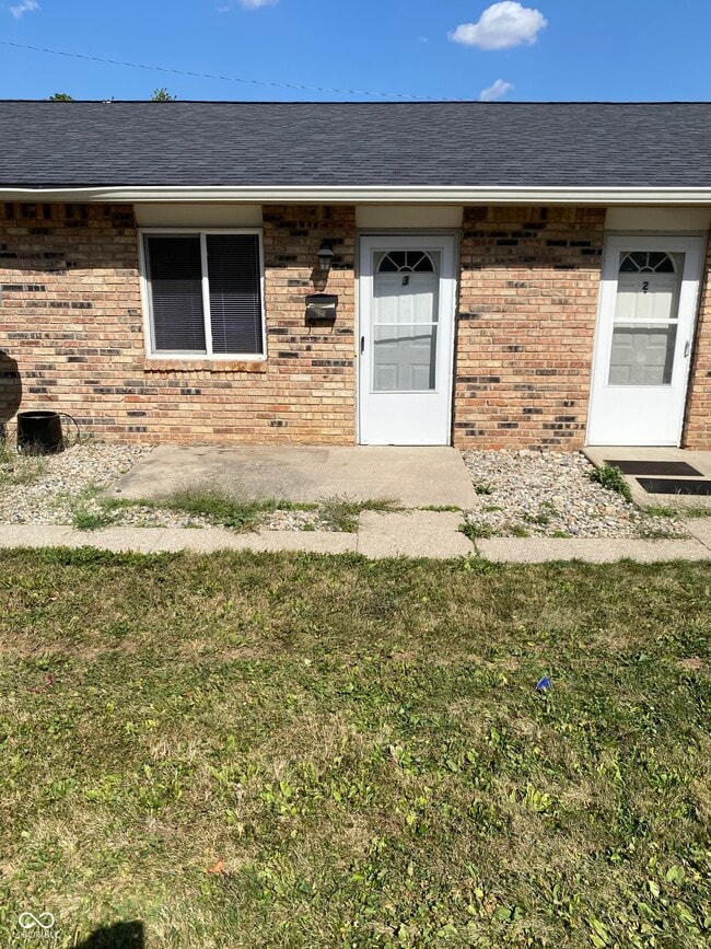property at 318 N Clark St