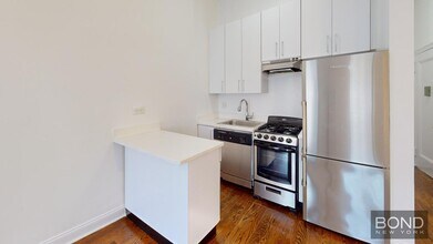 163 E 87th St in New York, NY - Building Photo - Building Photo
