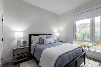 One Park in West Hartford, CT - Foto de edificio - Interior Photo