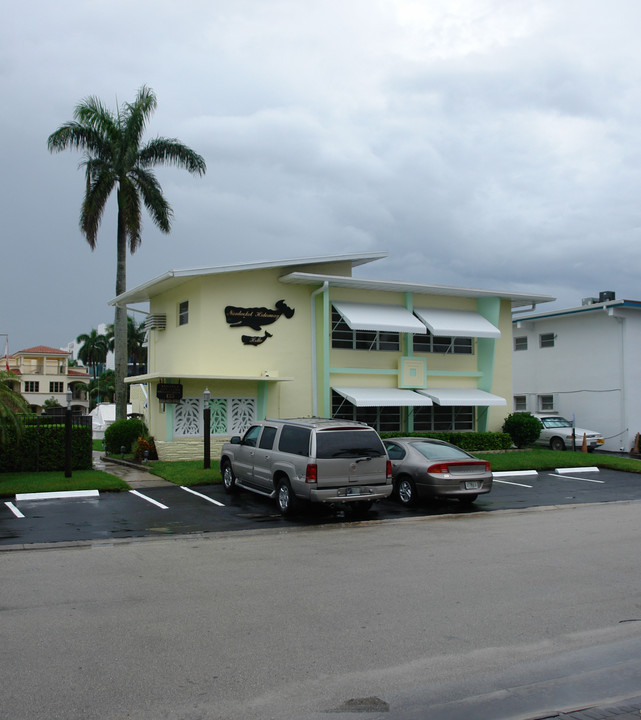 133 Isle Of Venice Dr in Fort Lauderdale, FL - Building Photo