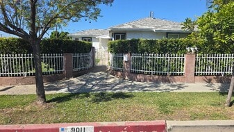 9011 Vena Ave, Unit Main House in Arleta, CA - Building Photo