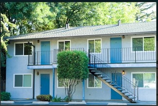 Ash Street Apartments in Chico, CA - Building Photo - Building Photo