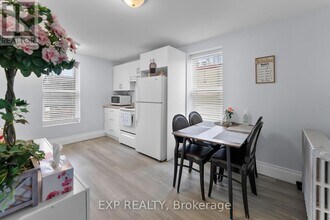 5858 Ferry St in Niagara Falls, ON - Building Photo - Building Photo