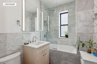24-39-39 38th St in Queens, NY - Building Photo - Building Photo