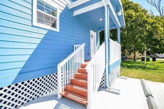 239 Broadhurst Dr in Houston, TX - Building Photo - Building Photo
