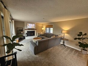 2107 S Bolivar Rd in Spokane Valley, WA - Building Photo - Building Photo