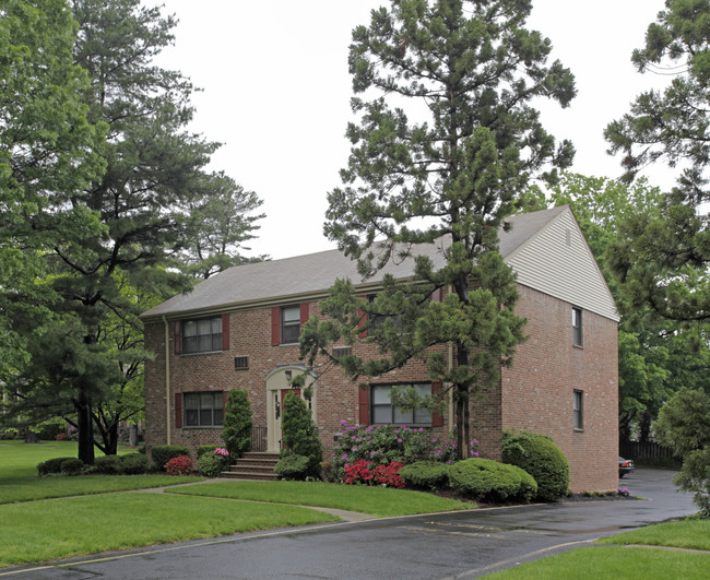 Wychwood Gardens in Westfield, NJ - Building Photo - Building Photo