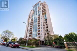 612 Fifth Av in New Westminster, BC - Building Photo