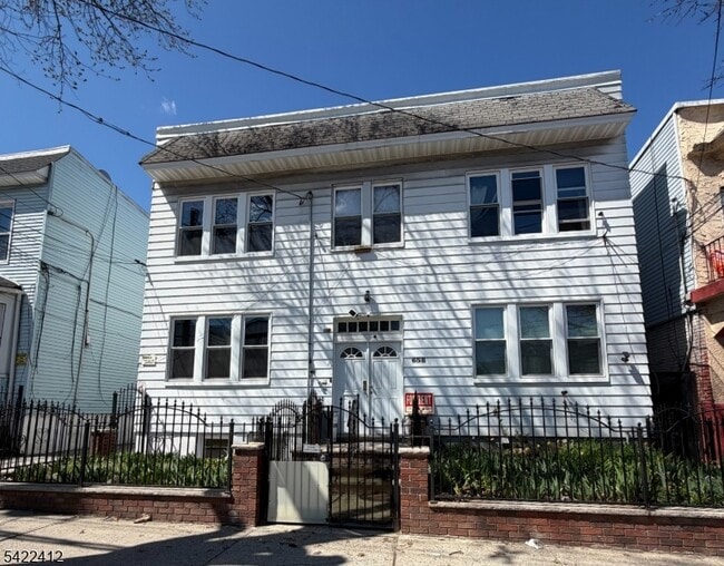 property at 656 N 7th St