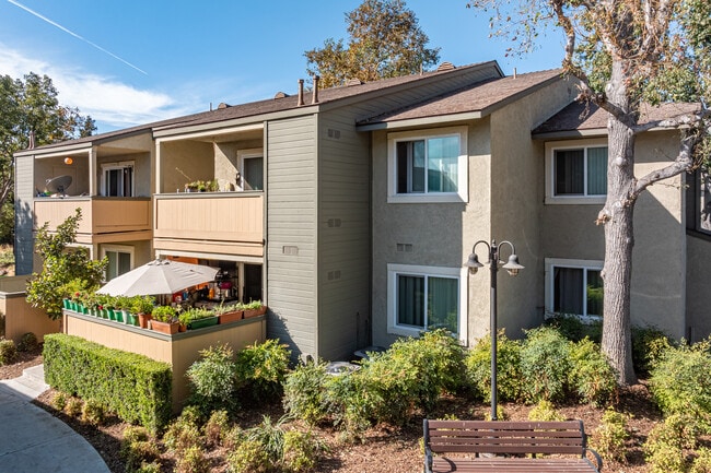 Cypress Terrace in Ontario, CA - Foto de edificio - Building Photo
