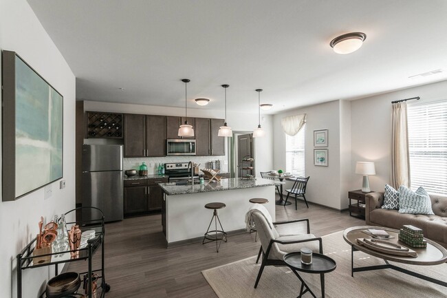 Village at Westland Cove Apartments in Knoxville, TN - Foto de edificio - Building Photo