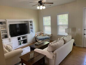 1644 Sabastian Point in Atlanta, GA - Building Photo - Building Photo