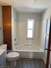 455 E 200th St in Cleveland, OH - Building Photo - Building Photo