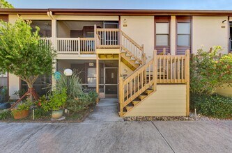 5761 Avista Dr in Sarasota, FL - Foto de edificio - Building Photo
