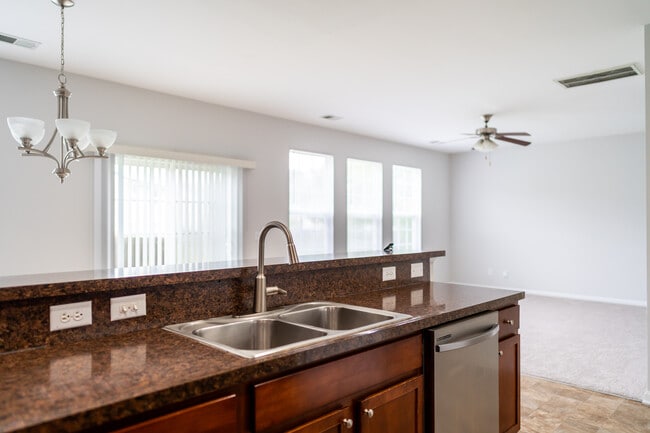 237 Medford Dr in Summerville, SC - Building Photo - Building Photo