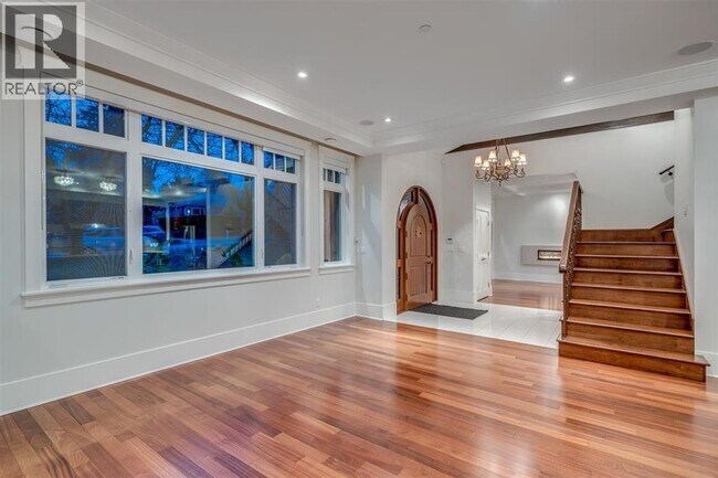 834 17th St in West Vancouver, BC - Building Photo - Building Photo