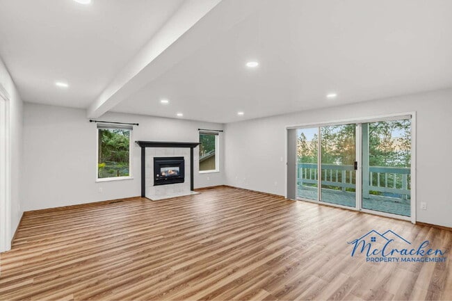 property at 525 Ashland Loop Rd