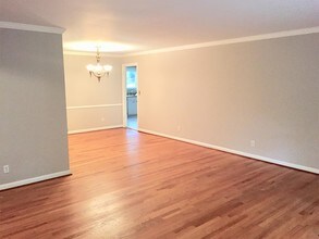 4625 Kings Down Rd in Atlanta, GA - Building Photo - Building Photo