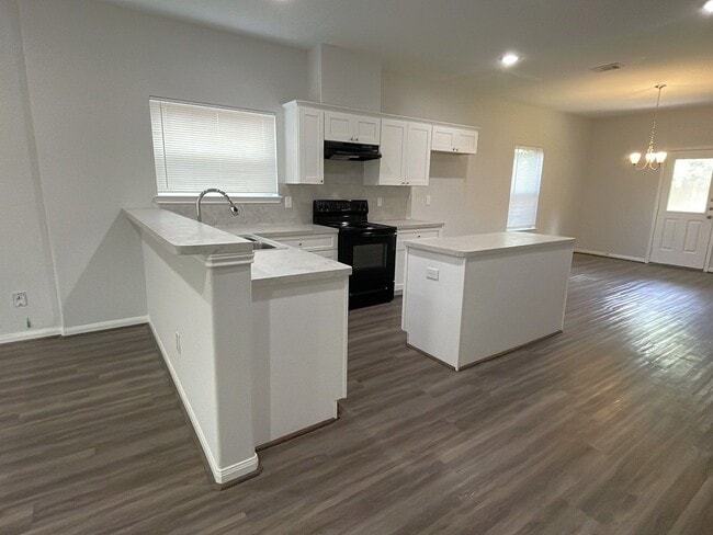 4215 Davenport St in Houston, TX - Building Photo - Building Photo