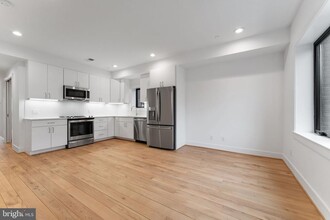 2217 40th Pl NW in Washington, DC - Building Photo - Building Photo