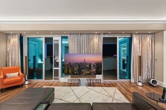 2700 Las Vegas Blvd S in Las Vegas, NV - Building Photo - Building Photo