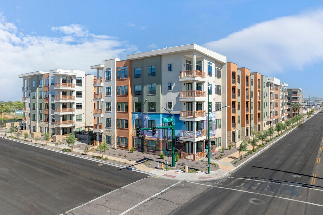 Seven Oaks in Phoenix, AZ - Foto de edificio