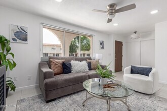6953 E Osborn Rd in Scottsdale, AZ - Building Photo - Building Photo