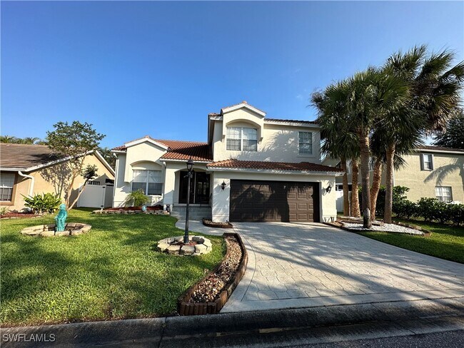 12870 Eagle Pointe Cir in Ft. Myers, FL - Foto de edificio - Building Photo
