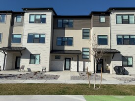 548 900 W in American Fork, UT - Building Photo