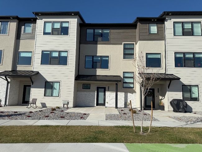 property at 548 900 W