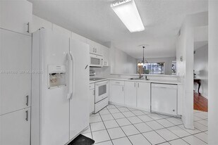7711 Trent Dr in Tamarac, FL - Building Photo