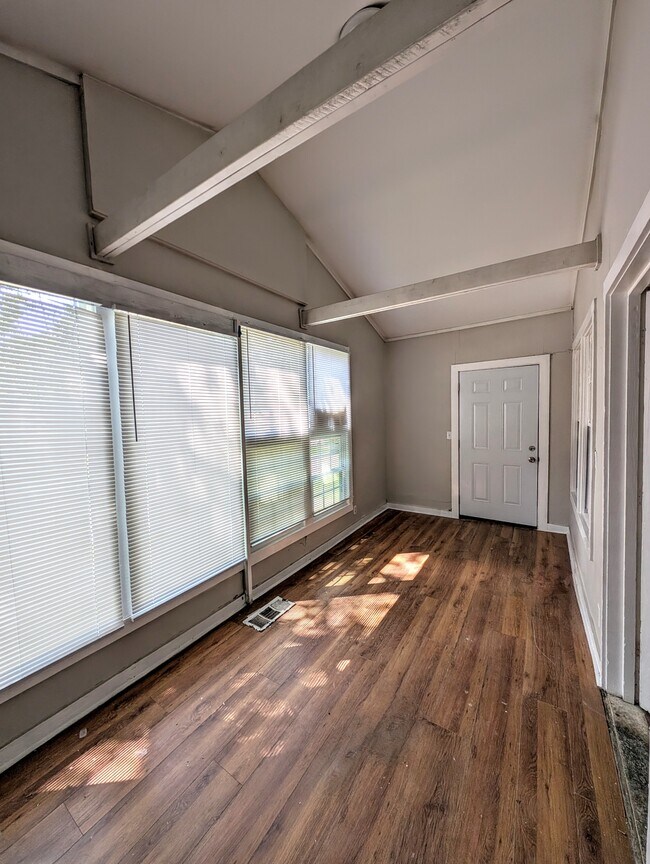 2211 Butner Rd in Atlanta, GA - Building Photo - Building Photo