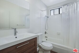 2309 Hauser Blvd in Los Angeles, CA - Building Photo - Building Photo