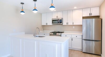 Lakeshore Preserve in Port Ewen, NY - Foto de edificio - Building Photo