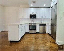 WEST 22 STREET, Unit 6X in New York, NY - Building Photo