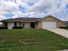 8992 Hernando Way in Spring Hill, FL - Building Photo