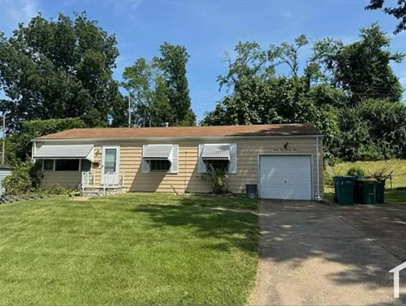9924 Gloucester Dr in St. Louis, MO - Building Photo