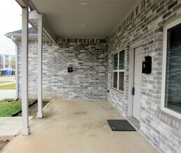 3249 Dixie Dr in Houston, TX - Building Photo - Building Photo