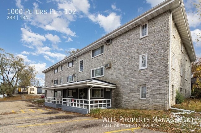 property at 1000 Peters Pl