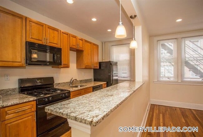 136 Highland Ave in Somerville, MA - Building Photo - Building Photo