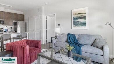 8200 Clarksprings Dr in Dallas, TX - Building Photo - Building Photo